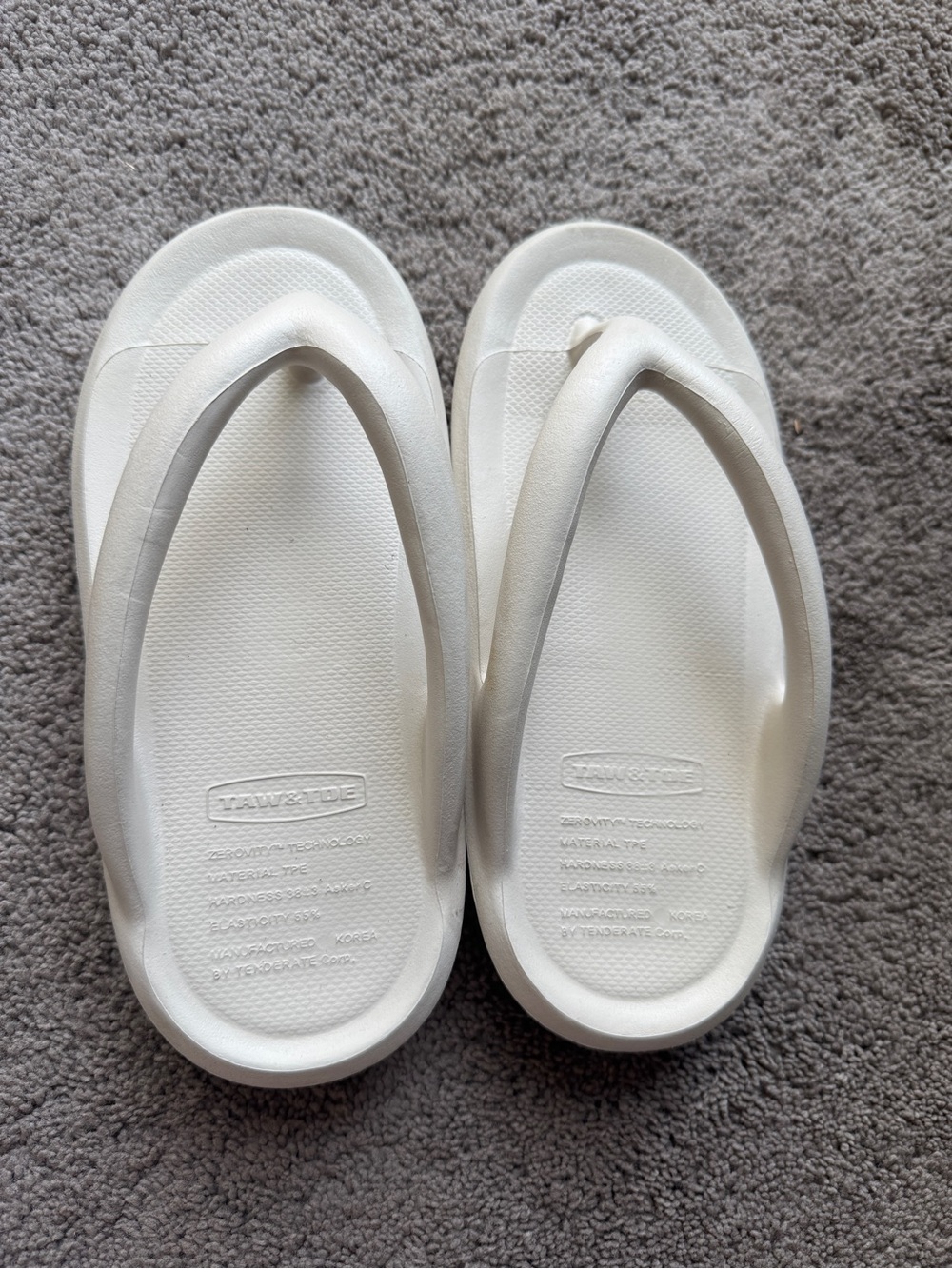 Taw&Toe Korean Brand White Flip-Flop Sandals